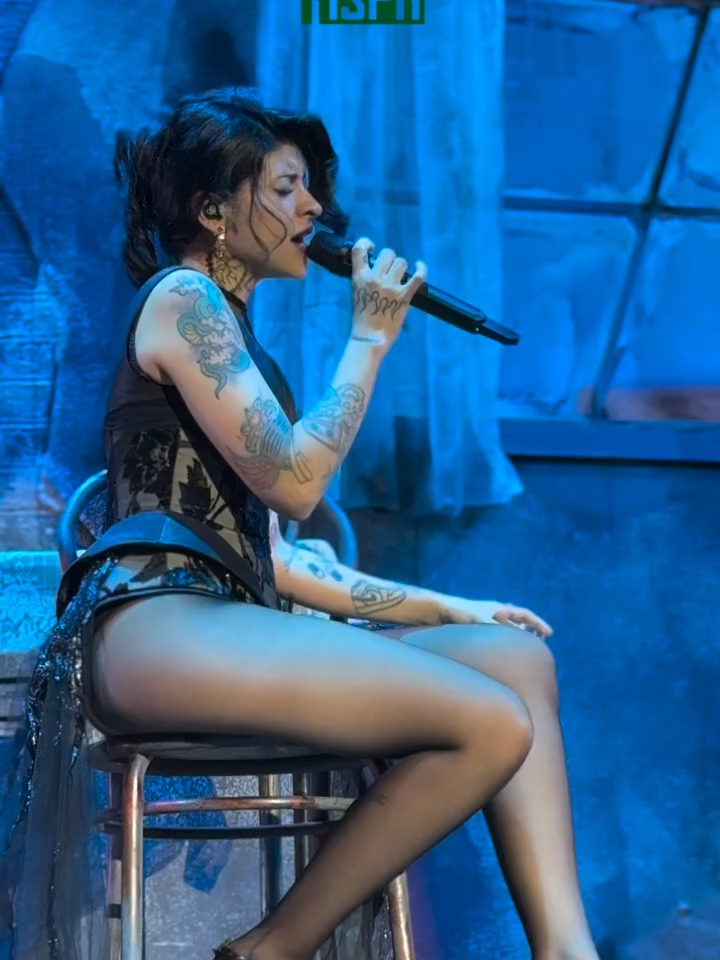 El tour 2025 de Cazzu is real🤎💯 Segunda noche de “LATINAJE” en el Movistar Arena de Buenos Aires. T r e m e n d o #Cazzu #Latinaje