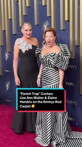 We’re *always* ready for a #ParentTrap reunion with #LisaAnnWalter and #ElaineHendrix. 💕 #Emmys #AbbottElementary