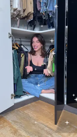#Vlog  Vcs pediram tanto que veio aí! O desfile de despedida das calças 40 a 46 que ficaram larguinhas depois de -20kgs. Sejam bem vindos a minha mais nova versão, pode vir 38, estou mais que pronta! 😏