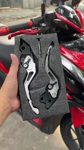 CNC Mokoto Alloy Brake Lever Set for Honda Click v2, V3 #mokotobrakelever #cncbrakelever #brakelever #mokoto #motorcycleaccessories 