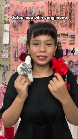 Yang kiri cantik, yang kanan lucu, di bandingin bingung mending langsung dua duanya aja😆🫶🏻 #jepit #jepitrambut #aksesorisrambut #aksesorismurah #angel_accrambut96 