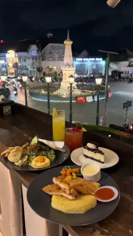 di tugu jogja with cantikku💍💓 @🍭 𐙚⋆°｡⋆ #tugujogja #jogja #jogjaistimewa 