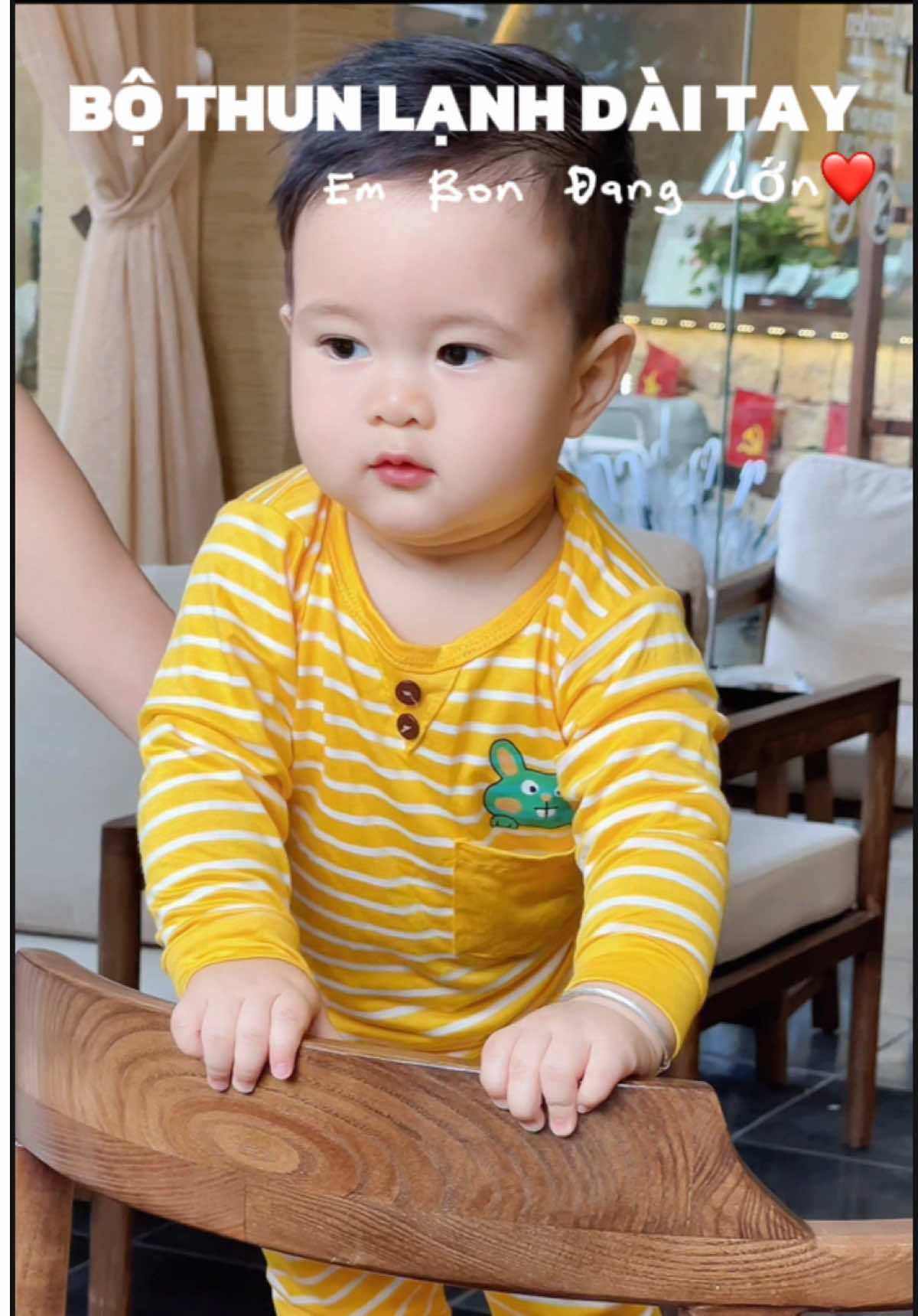 Bộ quần áo dài chất thun lạnh kẻ sọc bé mặc xinh lắm lun #xuhuongtiktok #bodaitaychobe #dobochobe #bothunlanhchobe 