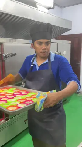 Menu hari ini telur steam ya adik adik #mbg #sppg 