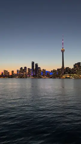 #fyp #toronto #makemefamous #sunset #cntower 