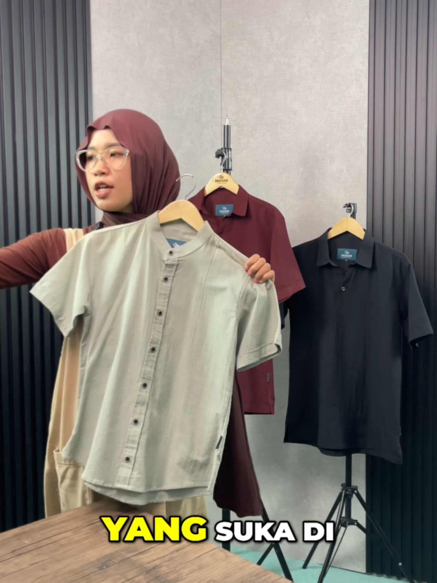 Mau family time makin kompak? Coba deh outfit ini 👕 #Fadsan #coupleayahanak #FashionAyahAnak #Outfit #DadComingHome