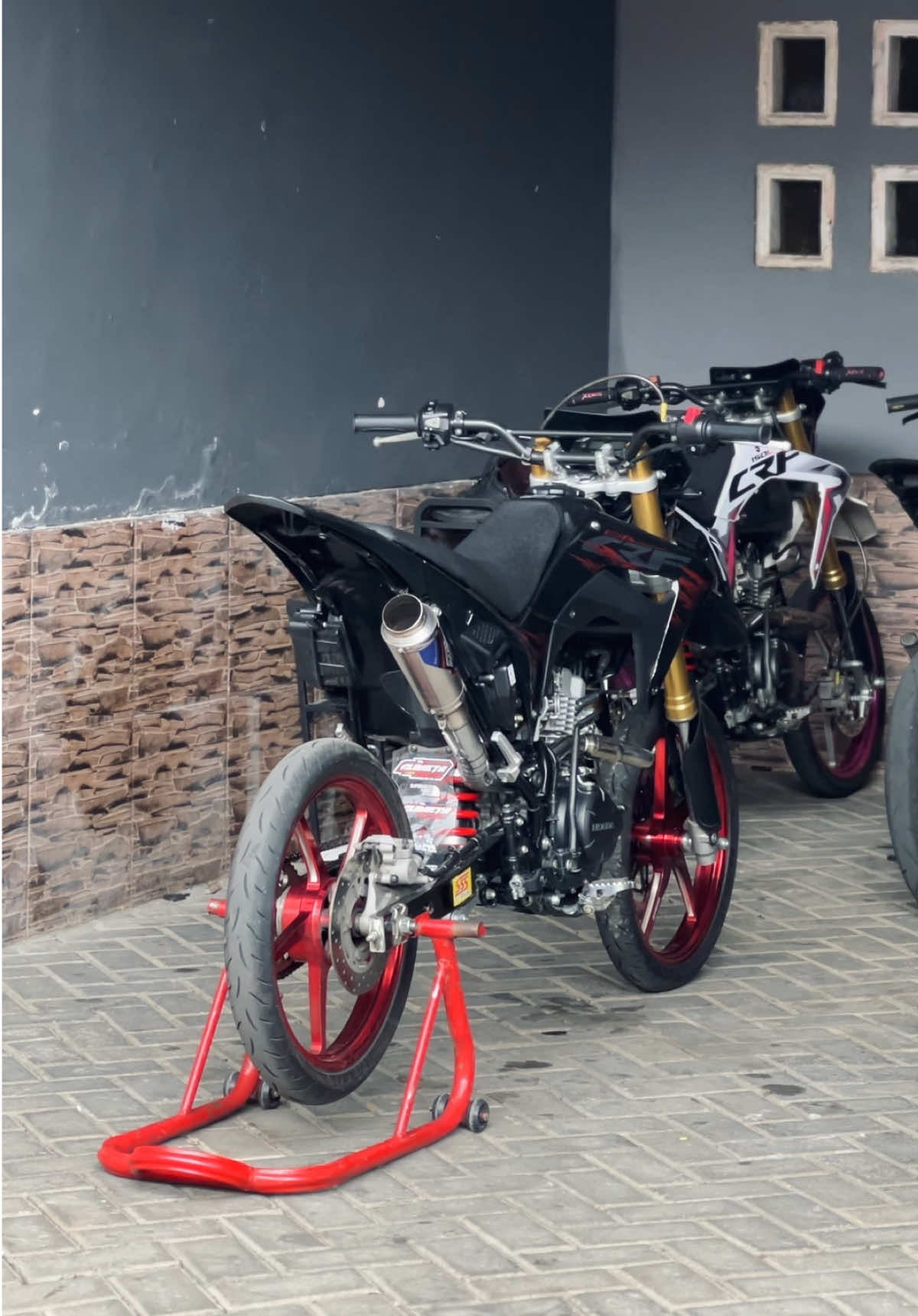 #supermotoherexstyle #crfbaladewa #albaetaracingexhaust #surexgank #crfsurex 