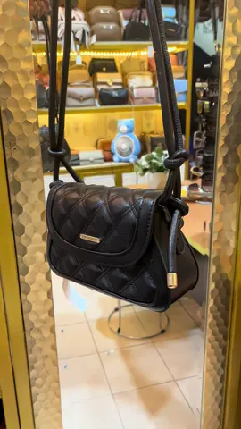 Kamu pasti capek kan gonta ganti tas gak nemu yang cocok, cobain deh tas cantik ini, buruan co sebelum kehabisan  #tasselempangwanita #shoulderbagwanita #taswanitaelegan #handbagwanita 