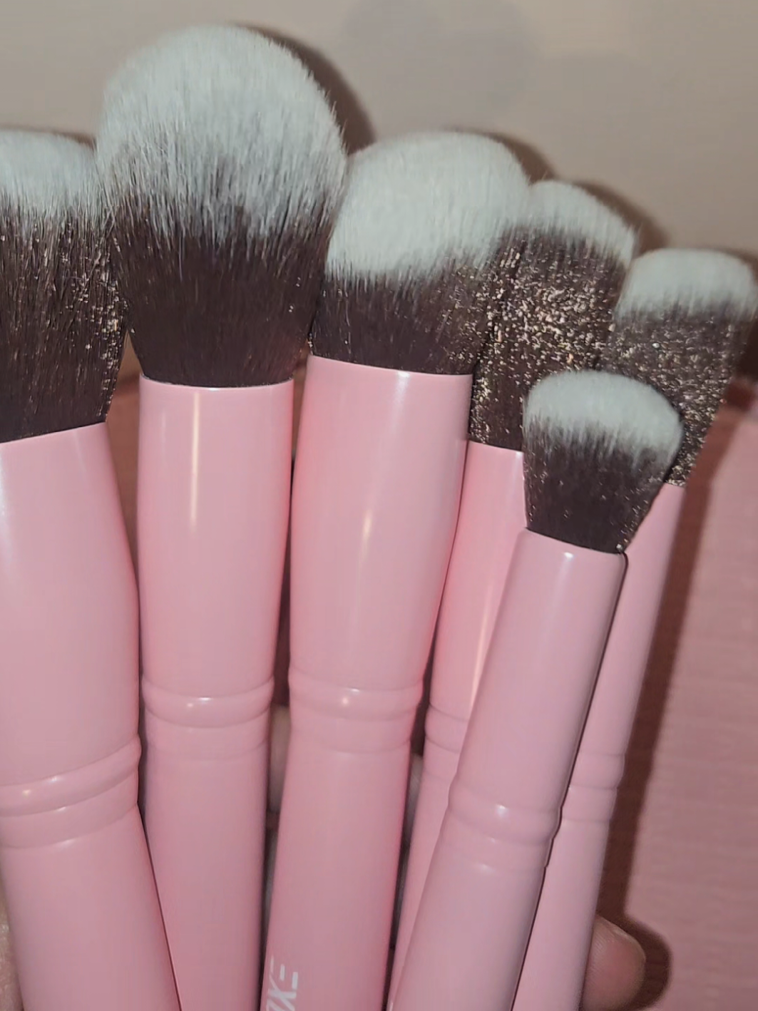these beautiful pink brushes 😍 #makeup #makeupbrushes #girls #pink #fy 