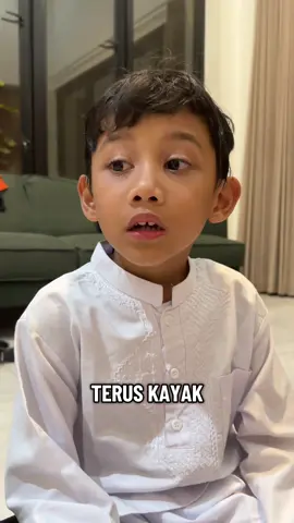 Ceritanya adek dijotos salah satu anak, udah dijotos balik sih, cuman kaka dan abang nggk terima. Akhirnya mereka ngomong langsung ke orang tua si anak. #triplets #brother #triplet #kembartiga #kembartiktok 