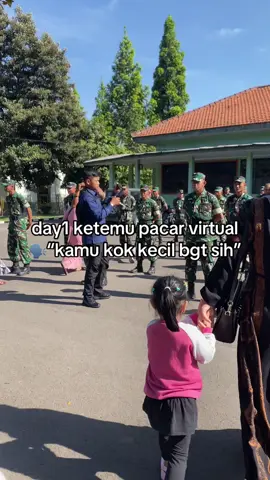 minimal kalimat sapaan dlu ga si jangan langsung ulti☺️