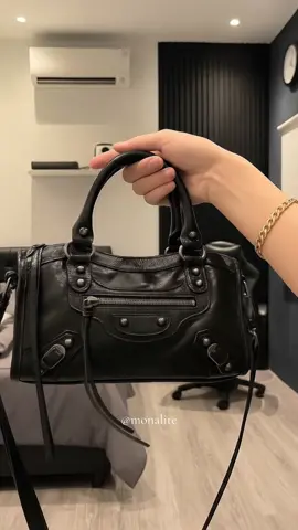 Mewah bangett looknya #handbag #shoulderbag #tastangan #tasselempang #slingbag 