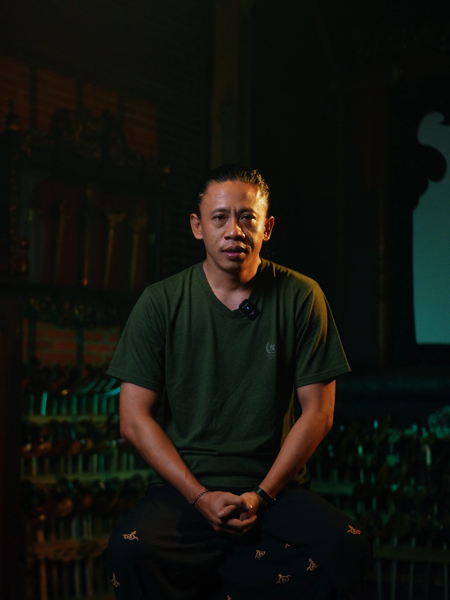 Hidup itu Berat, Tapi Jangan Keberatan #hidup #kehidupan #katakata #katakatamotivasi #wejangan #pitutur #pituturjawa #sejarah #budaya #jawa #koleksi #palugada #palugada444 #fyp #foryoupage