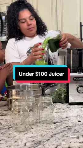 Green Juice 🍏🍋🥒 #juicer #greenjuice 