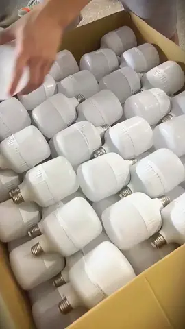 ซื้อ 1แถม 2 หลอดไฟนาโน LED ขนาด 35 วัตต์ได้รับมาตรฐานอุตสาหกรรม ขั้วหลอด มาตรฐาน E27 เหมาะสำหรับพื้นที่ที่ต้องการแสงสว่างมาก เช่นโรงรถ โรงครัวห้องเก็บของ โรงนาคอกปศุสัตว์ รีบด่วนเลยนะเดี๋ยวเค้าหมดโปรก่อน#หลอดไฟled #หลอดไฟ #หลอดไฟประหยัดพลังงาน #ไหลรีวิว #ไฟled 