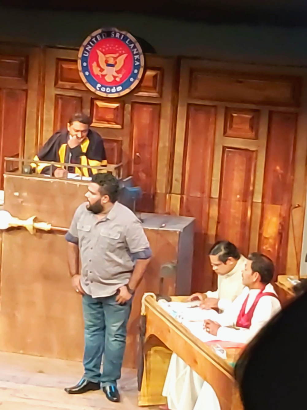 ගරු කටානායකතුමනි 🤣 අමුතු ඇටේ ආතල්... #garukatanayakathumani #lovethisdrama #entertainment #stagedramacomedy #sirisamanthabardamunindrayanani 