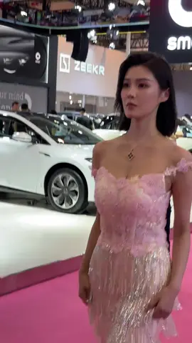 #autoshowcarmodel #autoshowsite #CarModelMiss The top auto show programs will be unveiled at the 2025 24th Qingdao Autumn International Auto Show on September 12-13  Screams tearing off the roof 