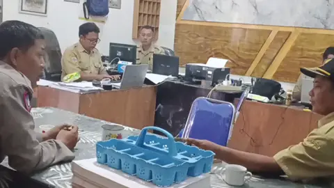 Sambang Memberikan himbauan Kamtibmas kpd perangkat desa agar sll menjaga situasi aman tertib dan damai di wilayah