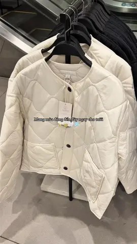 Một chiếc phao new xinh iu mời các nàng pick về diện đông nha 🍦❄️ Ord tại IG: ginna.housee #orderpacking #thudong #xuatdu #zaraoutfit 