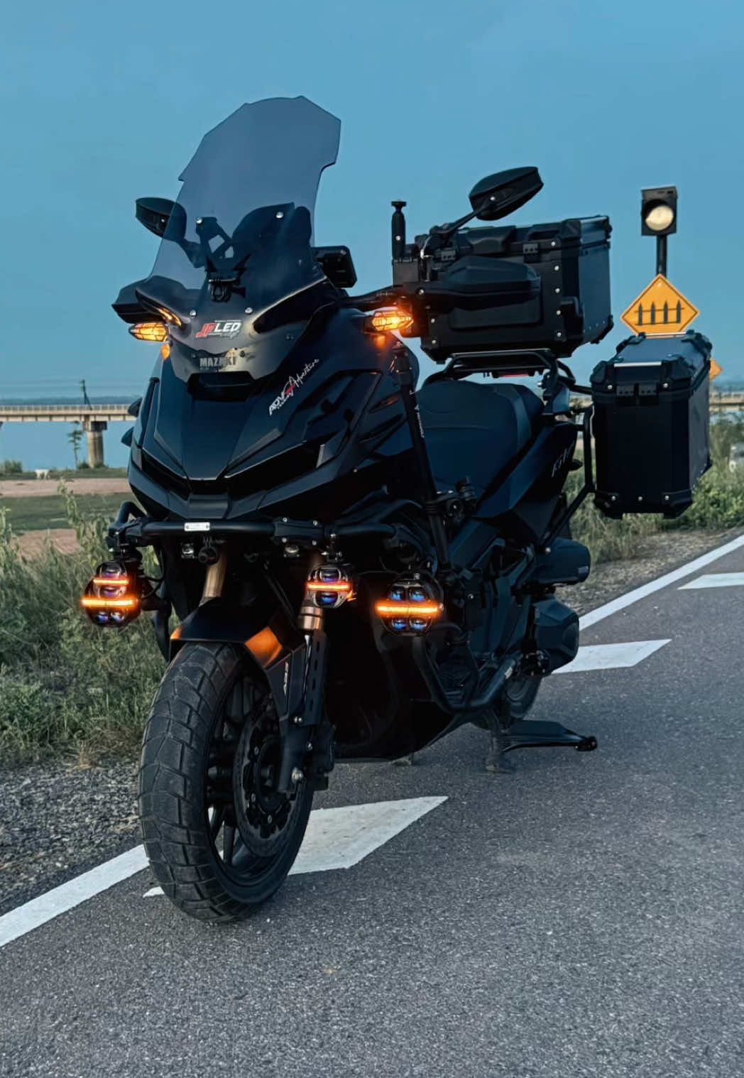 🖤ผมหล่อในที่มืดคับ😅👻 #adv350 #jfledshop #รับติดไฟสปอร์ตไลท์ลพบุรี #ไฟสปอร์ตไลท์ #ทัวร์ริ่ง  