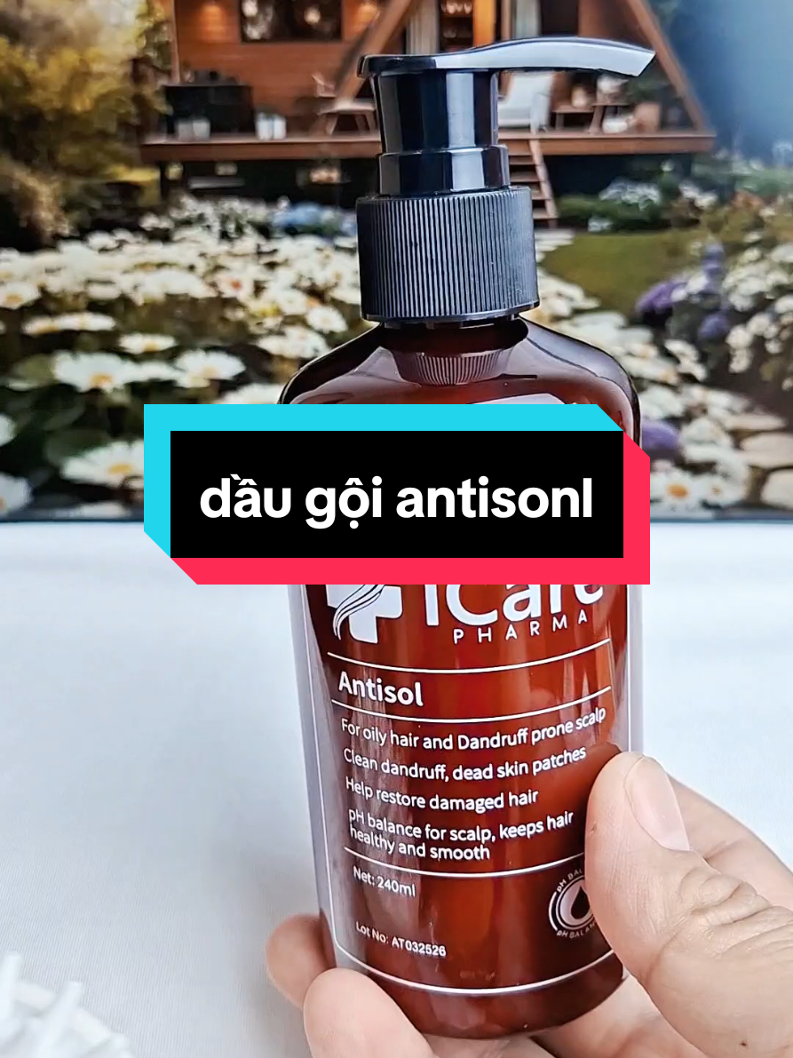 Ai dùng qua chai Antisol này thì cẩn thận...kẻo hết gàu nấm mà không hay. #noene71  #antisol #daugoiicare #daugoitrinam #daugoithaoduoc 