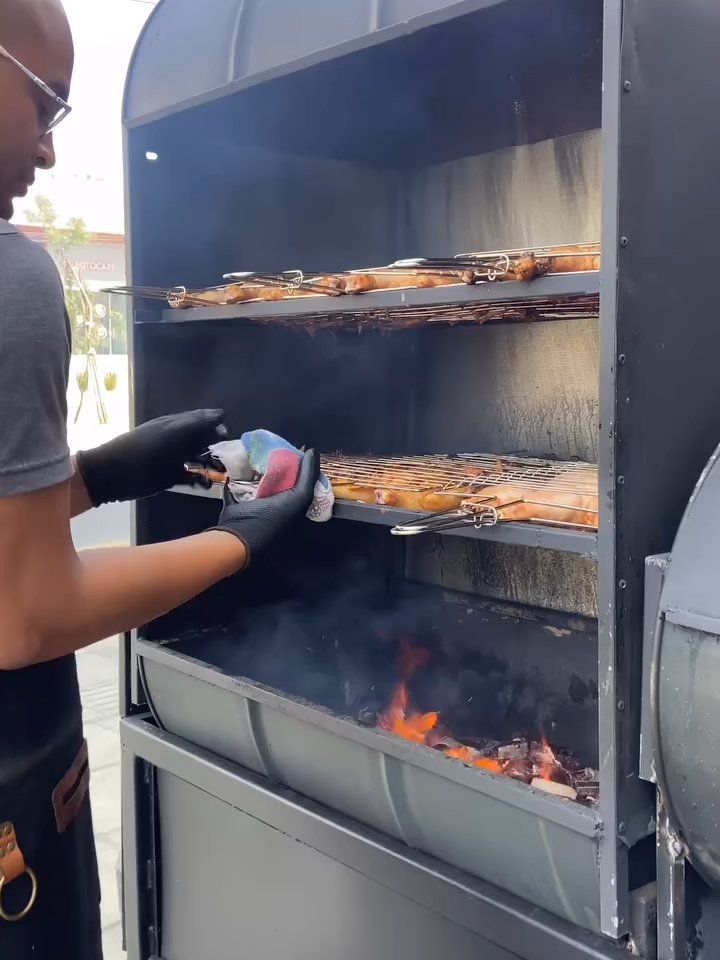 Frango aberto e Assado na brasa