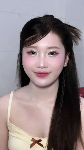 Makeup đu Em Xinh cùng cổ 💗 Bling Bling ✨✨✨ #makeupconcert #emxinhsayhi #makeuptainha #makeupditiec #xuhuong 