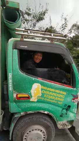 liar@Rozy el nata #glogor_kenong_merapi #tambangpasirmerapi #trukmerapi #magelang24jam 