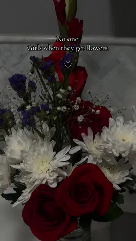 Don’t let her vase go empty ♡  #fyp #flowers #relationships 
