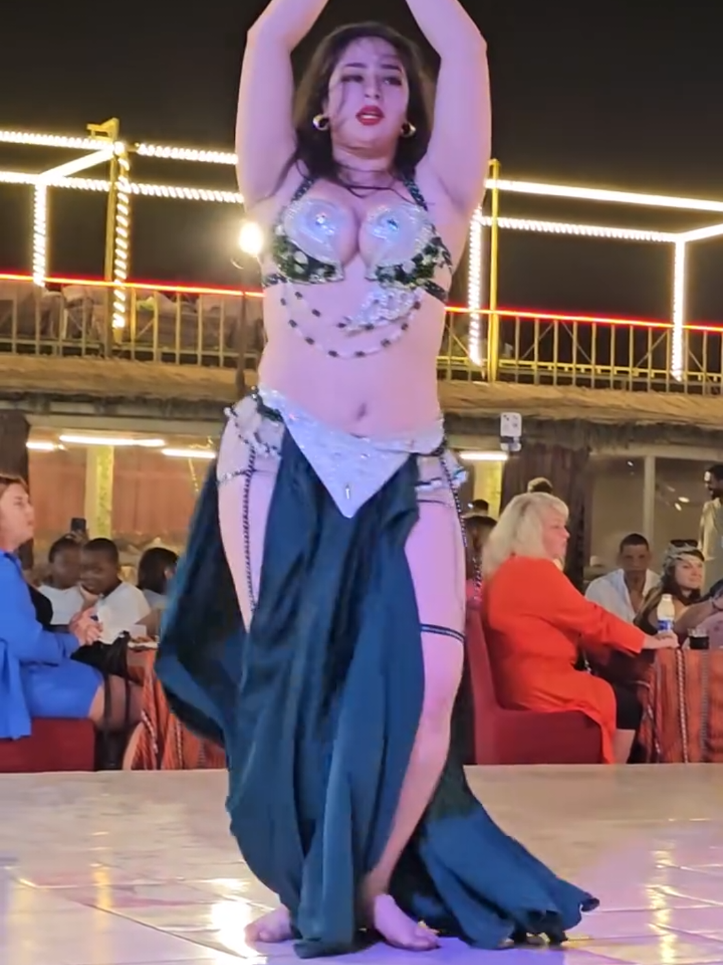 belly dance in Dubai 🇦🇪 #dubai #desert #safari #viraldance #tiktok 
