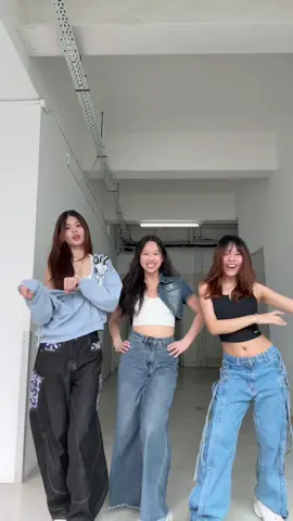 monday blues with denim 👖 #mondayblues #denim #denimondenim #outfitideas 