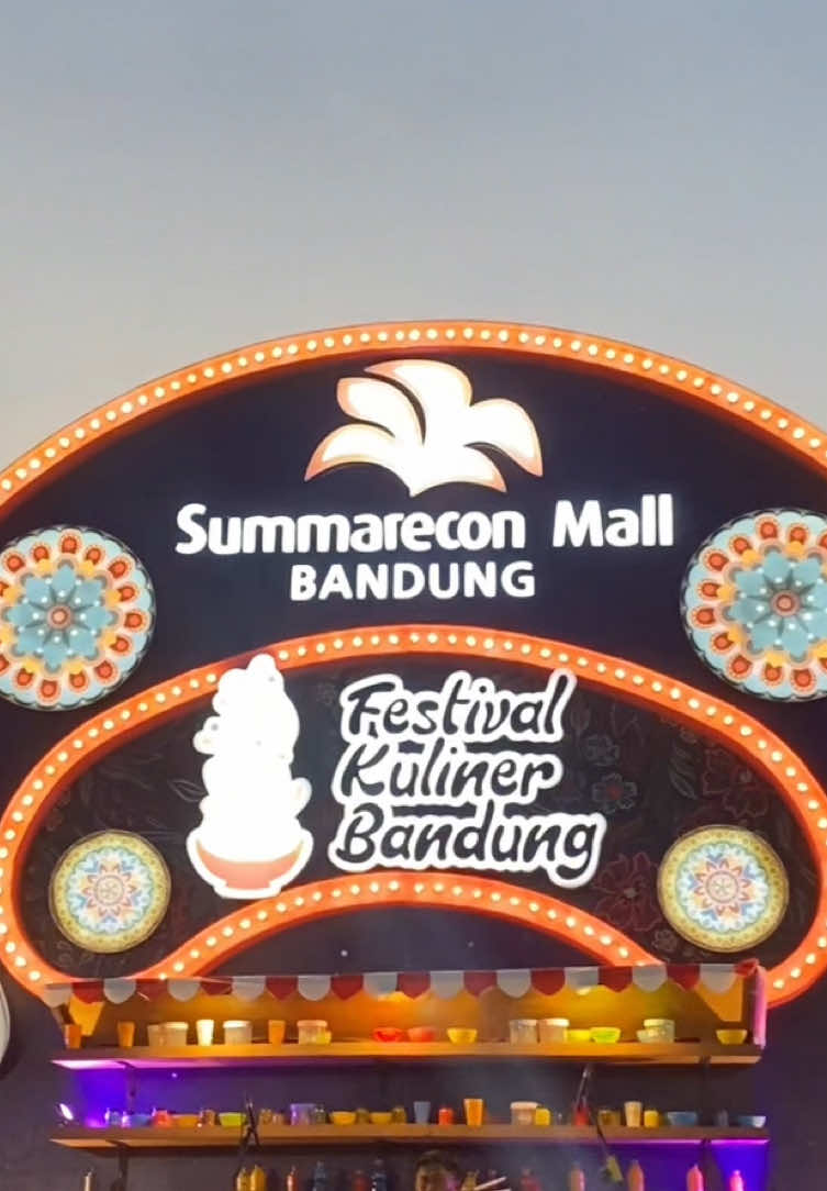 Jajanan kuliner di sumarecon mall bandung #kulinerbandung #sumareconbandung #sumareconmallbandung #mallsumareconbandung #festivalkulinerbandung 