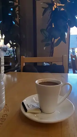 لحظات اللقاء مع #القهوة لا تتغير .. ولكن كل لحظه تأتي بشكل مختلف واجمل  ... وكل لحظه منها بروح ومزاج مختلف ..