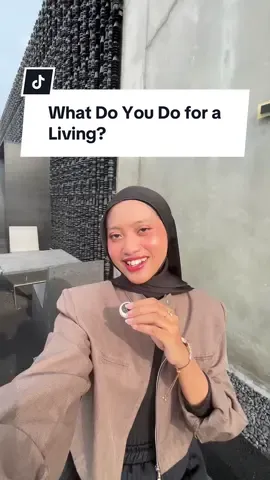 Ada yang masih bingung kalo ditanya “what do you do for a living?” 👀 Gini cara jawabnya! Belajar bareng-bareng sama minty yuk🙌🏻✨ #english #job #englishlesson #learnenglish #speakenglish  