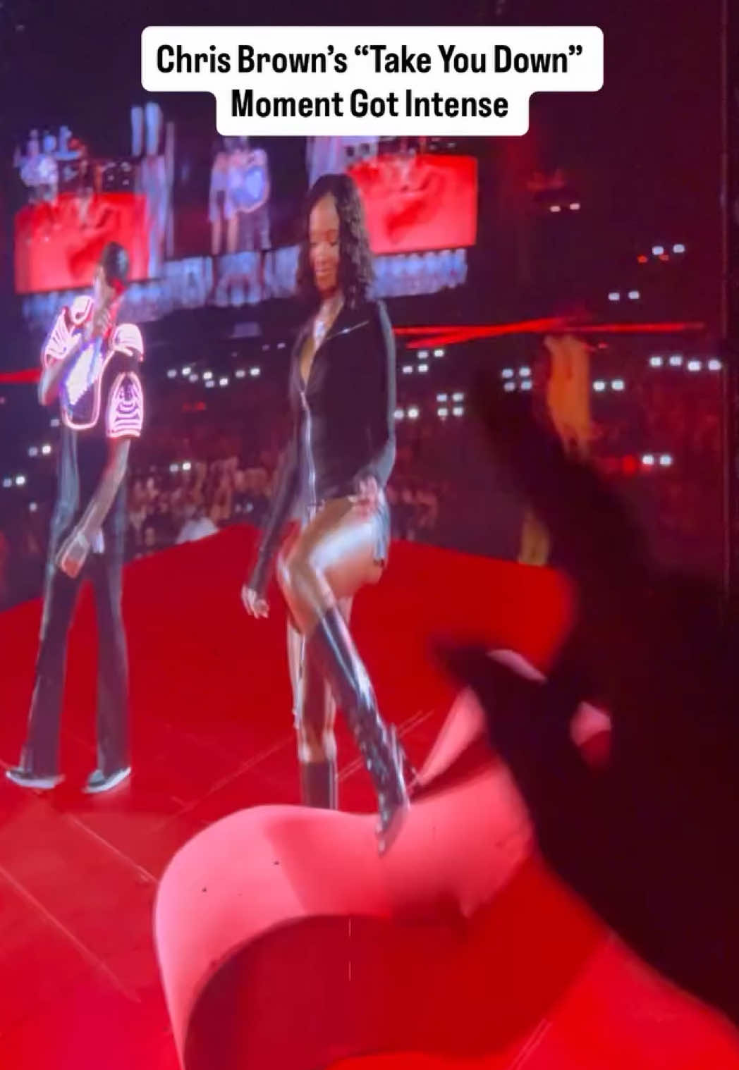 #ChrisBrown’s “Take You Down” moment at @ #sofistadium night 2! 🔥 😆 📸 @AniCaribbean 