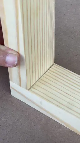 Simple and strong wood corner joint – woodworking tip. #woodworking #DIY #tipsandtricks 