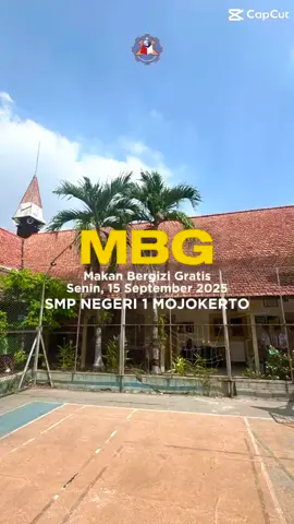 SMP Negeri 1 Mojokerto hari ini melaksanakan program Makan Bergizi Gratis (MBG) yang diselenggarakan sebagai bagian dari komitmen pemerintah dalam meningkatkan kualitas pendidikan dan kesehatan peserta didik. Melalui program ini, siswa mendapatkan asupan gizi seimbang yang diharapkan mampu mendukung konsentrasi dan semangat belajar di sekolah. Terima kasih kepada pemerintah atas dukungan nyata terhadap generasi penerus bangsa. #MBG #MakanBergiziGratis #SMPN1Mojokerto #PendidikanBerkualitas #DukunganPemerintah 