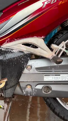 Dung dịch rửa xe đa năng, tẩy rỉ sét ố vàng xe máy tại nhà cực kì đơn giản #đồrửaxe01 #xuhuongtiktok #taygisat #tayovang #rửaxe 