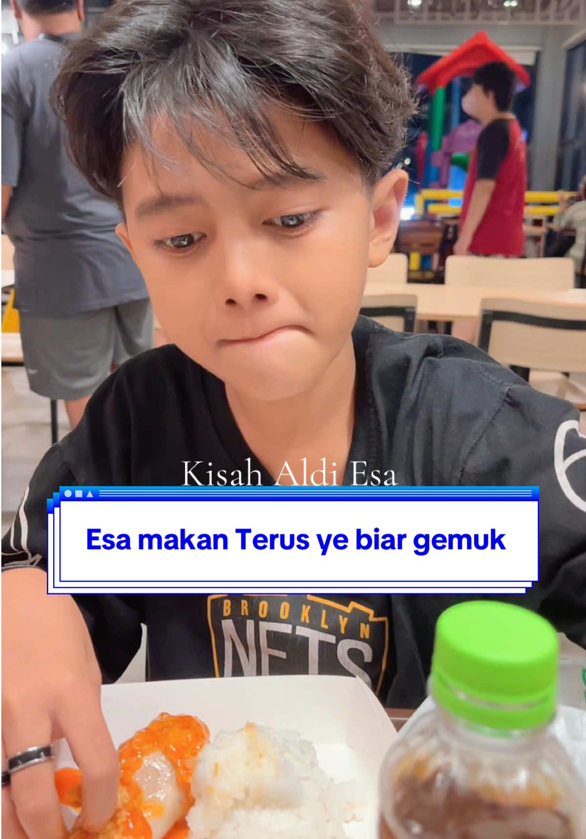 Biar gemuk kata nya #kisahaldi #esabadut #esabadutkecil 
