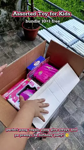 Sulit na sulit 10pcs+1 free pa! Perfect na perfect pang gift and prizes sa birthday party. Kaya check out now mommies!! #toy #assortedtoys #giveaways #bundletoy #toyforkids 