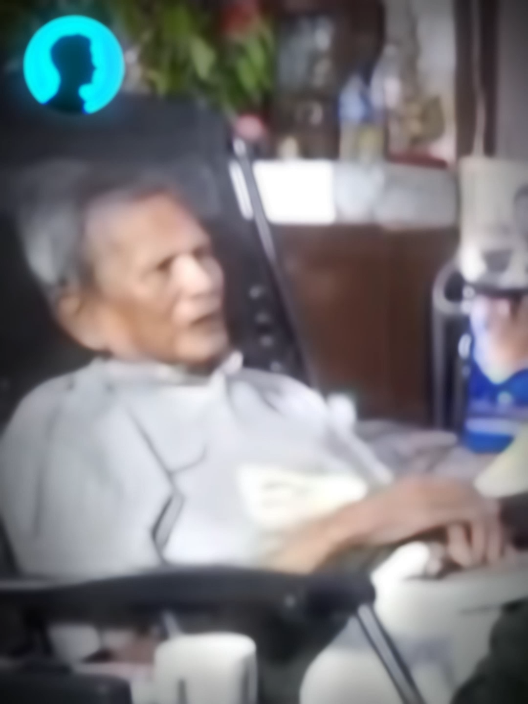 သူများဆုံးမတာမခံနဲ့ကွ၊ ကိုယ့်ကိုကိုယ်ပြန်ဆုံးမ။ (ဆရာကြီးအောင်သင်း) #ဆရာအောင်သင်း #ဆရာကြီးအောင်သင်းရဲ့စကားလေး #စာပေဟောပြောပွဲ #စာတို #စာပေ #foryou #fly #tik_tok #ရွှေမြန်မာများ🙏🙏 #flyပေါ်ရောက်စမ်း #ဖင်လှုပ်မှfypရောက်တာလား #စာပေချစ်သူ #capcut #ကူညီ #ဗီဒီယို #videoedit