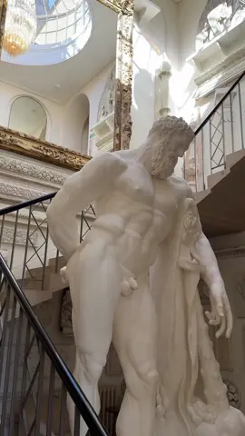 📍RH England - Every inch is exquisitely designed, beautiful expample of experiencial retail  #RHengland #RH #restorationhardware #rhcotswolds #cotswolds 