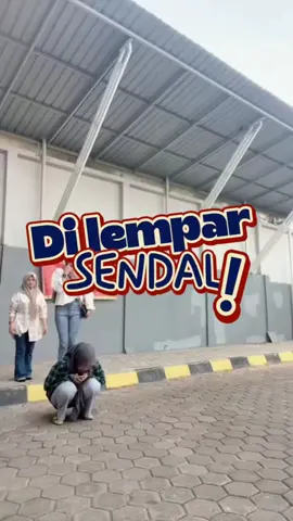 Lah mimin di lempar sendal nih . . . #kemejakoko #kemejakokoayahanak #kemejaformal #kemejaoversize 