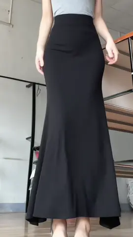Chân váy đuôi cá dáng dài xòe #thoitrangnu #xuhuongtiktok 