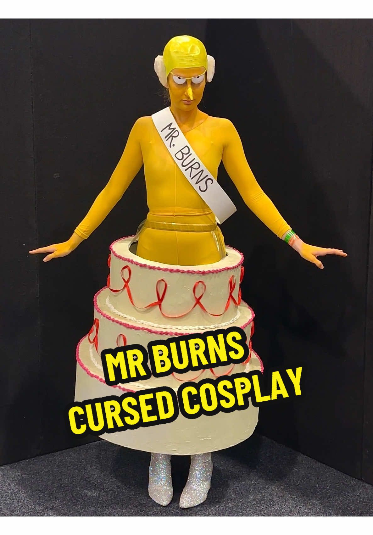I can’t believe I pulled this off 😭🤣 I made this to wear at @Oz Comic-Con I’m so glad I could give everyone a giggle 😆💖 what cursed cosplay should I do next? 👀 #cursedcosplay #mrburns #thesimpsons #happybirthdaymrsmithers 