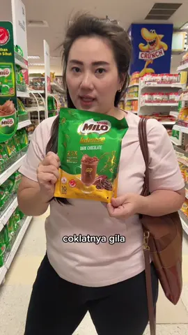 Milo dari negara TETANGGA kita memang harus kuakuiiii lebih enak & lebih bervariannnn….  - Kita tutup PO hari ini yaaaa…. Langsung DM ajaaa ke wawa kita di o819 o8oo 76 99 - Atau link ada di bio 🥰🥰🥰 