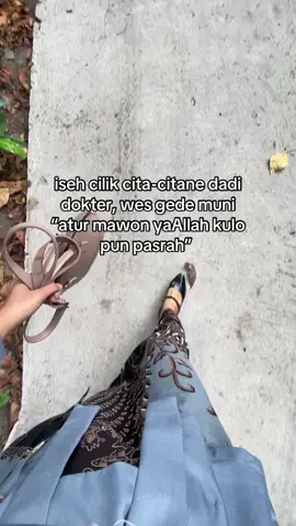 tetap usaha dan berdoa #fypシ #sadstory #kuatmental #citacita #katakata #fypage #foryoupage #4u #xybca #trending #bismilahfyp 