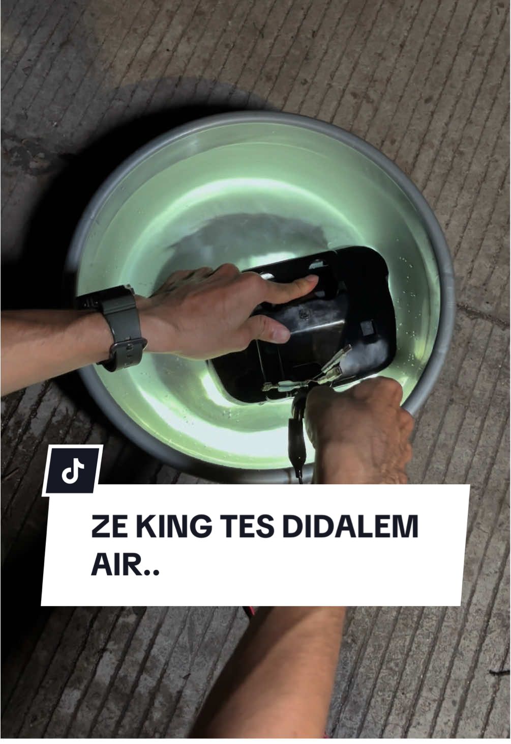 Ze king udah tahan air.. #biled #biledprojector #tv #helm #fyp 