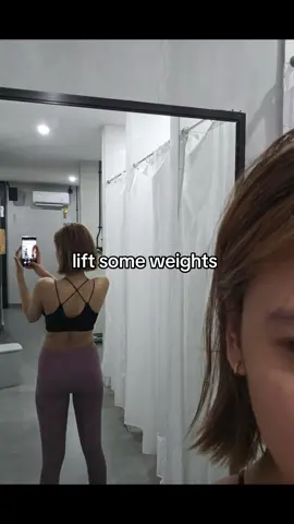 From 40kg to 67kg Cuma jujur… paling berat itu ngejar protein harian. Akhirnya aku mix: makan biasa + whey protein, jadi lebih gampang masuk & ga bikin mual. Kalau kalian, biasanya sumber protein favoritnya apa? 