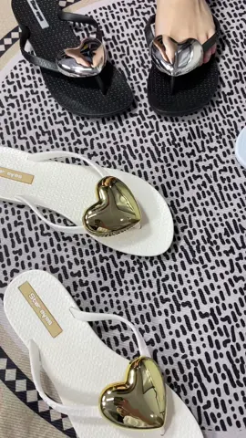 #beachslipper #convenient #summerslippers #flipflops #sandalsforwomen 